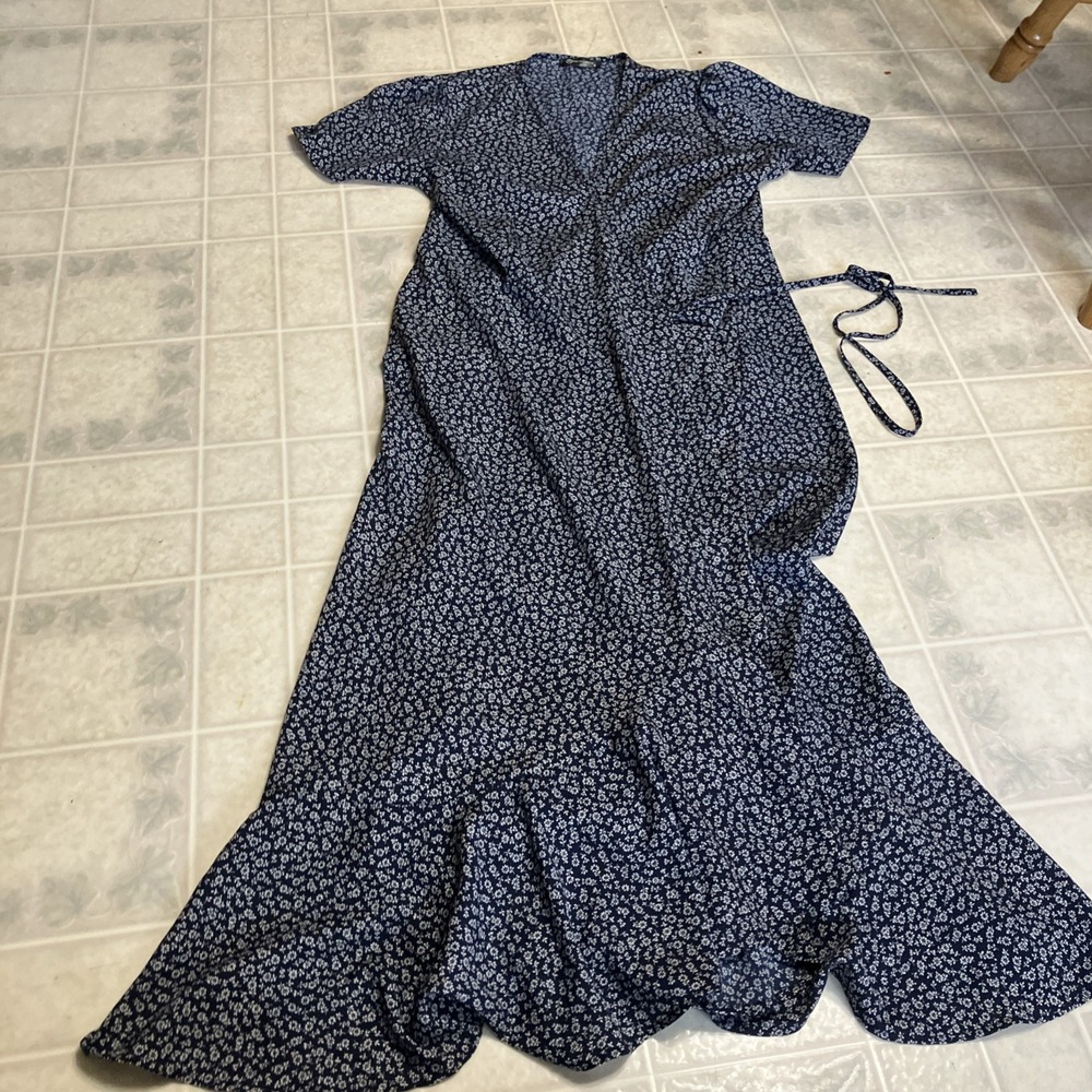 Pretty Garden Navy Blue Floral True Wrap Dress Short sleeves Boho Classic Modest